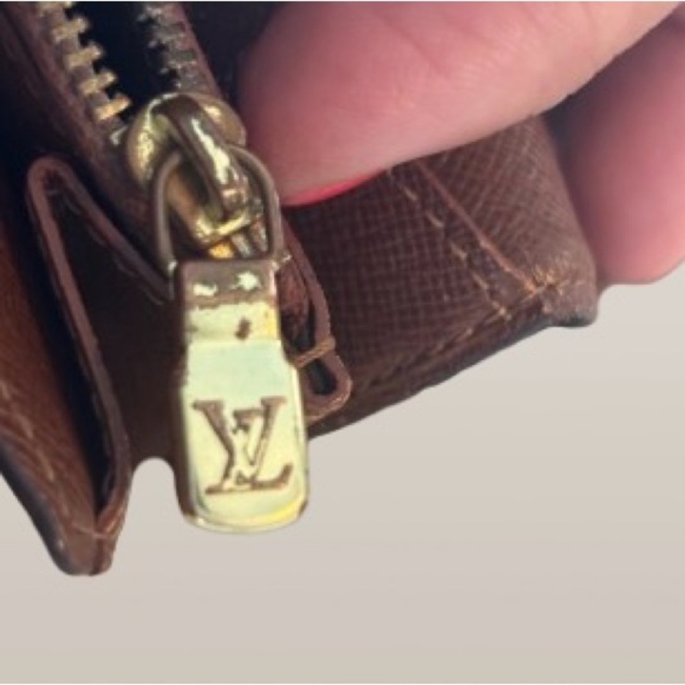 Louis Vuitton Monogram Long Wallet - Picture 4 of 8